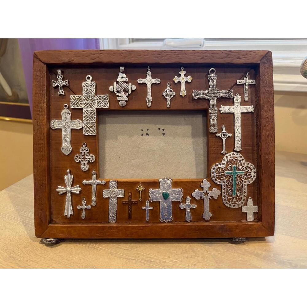 Crosses Frame Christianity Easel Stand holds Photo 5.5 x 3.5 or 4 x 6